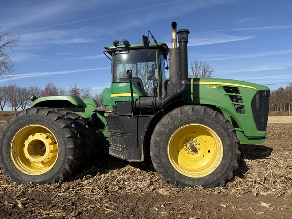 2010 John Deere 9230 Tractor 4WD