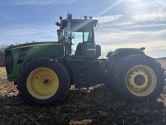 2010 John Deere 9230 Tractor 4WD