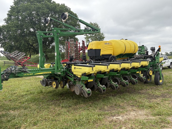2015 John Deere 1775NT Planter