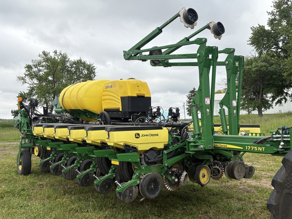 2015 John Deere 1775NT Planter