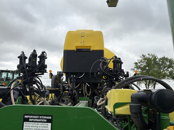 2015 John Deere 1775NT Planter