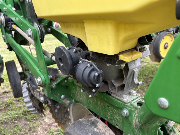 2015 John Deere 1775NT Planter