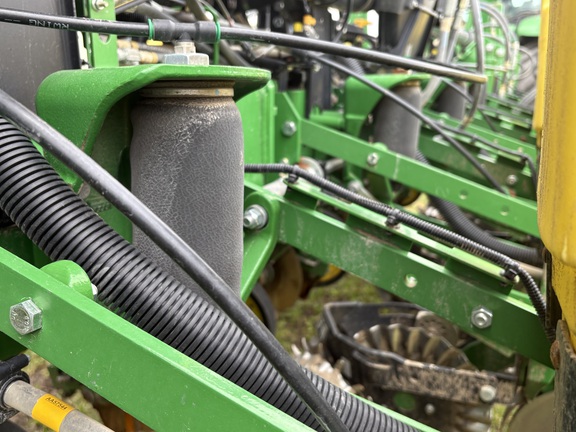 2015 John Deere 1775NT Planter