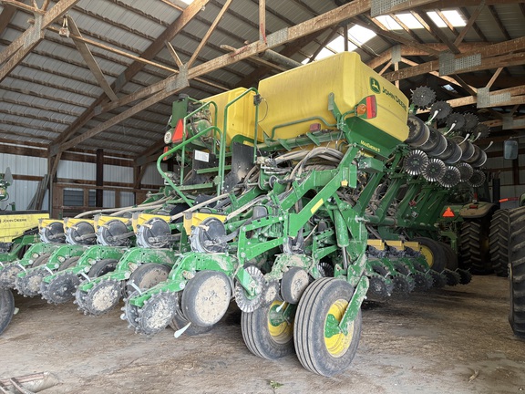 2022 John Deere 1795 Planter