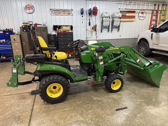 2019 John Deere 1025R Tractor Compact