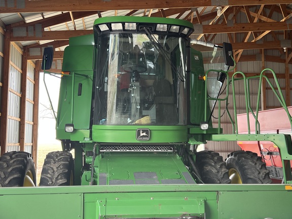 1996 John Deere 9500 Combine