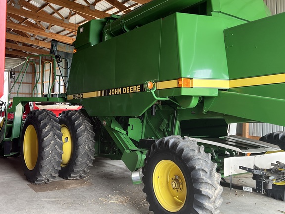 1996 John Deere 9500 Combine