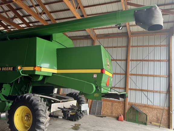 1996 John Deere 9500 Combine