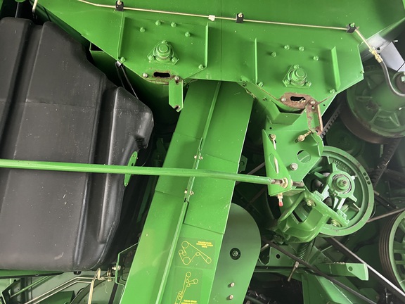 1996 John Deere 9500 Combine