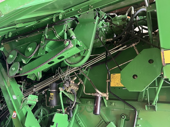 1996 John Deere 9500 Combine