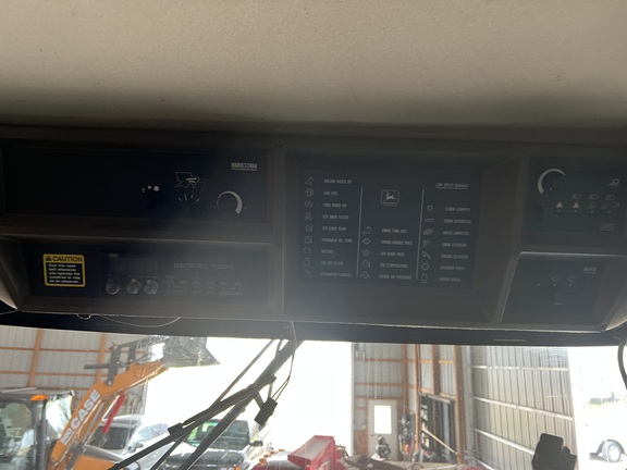 1996 John Deere 9500 Combine