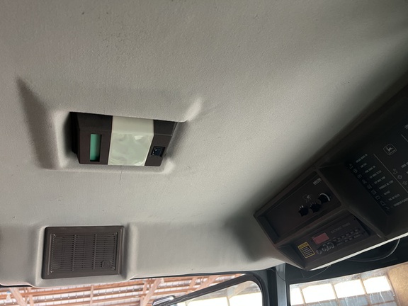 1996 John Deere 9500 Combine