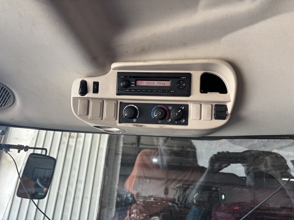 2013 John Deere 6190R Tractor