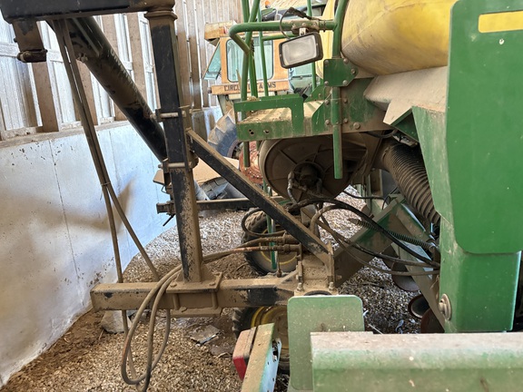 2009 John Deere 1990 Air Seeder