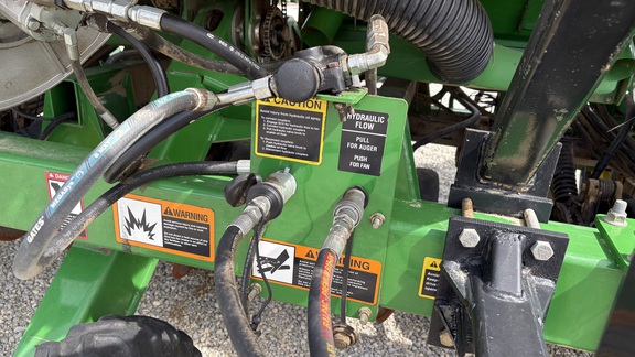 2009 John Deere 1990 Air Seeder
