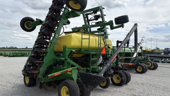 2009 John Deere 1990 Air Seeder