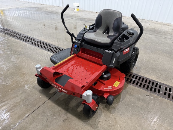 2025 Toro TIMECUTTER 77404 Mower/Zero Turn