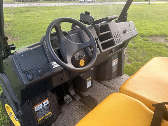 2022 John Deere XUV 835M ATV