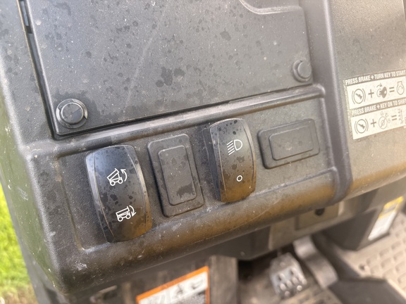 2022 John Deere XUV 835M ATV