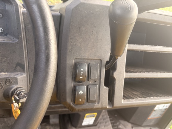 2022 John Deere XUV 835M ATV