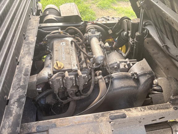 2022 John Deere XUV 835M ATV