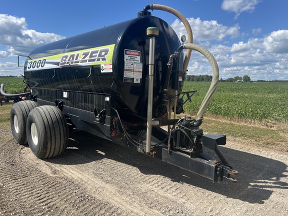 1997 Balzer 3000 Manure Spreader