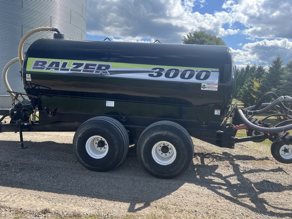 1997 Balzer 3000 Manure Spreader