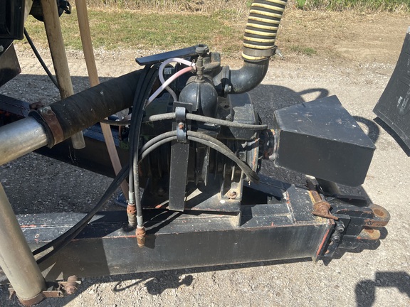 1997 Balzer 3000 Manure Spreader