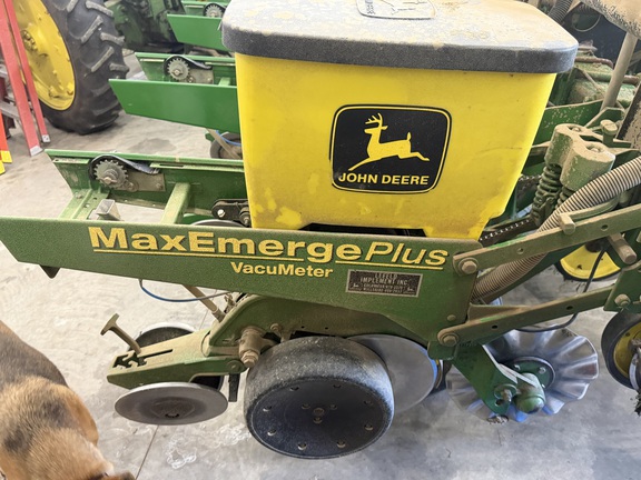 2001 John Deere 1750 Planter