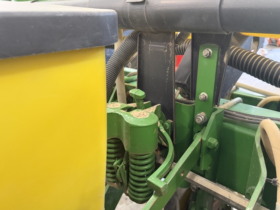 2001 John Deere 1750 Planter
