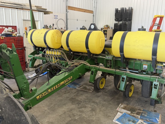 2001 John Deere 1750 Planter