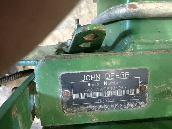 2001 John Deere 1750 Planter