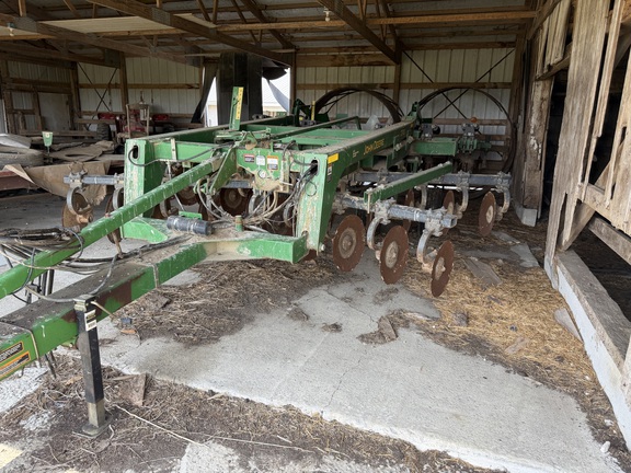 2004 John Deere 2700 Disk Ripper
