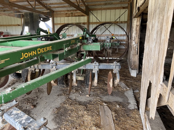 2004 John Deere 2700 Disk Ripper