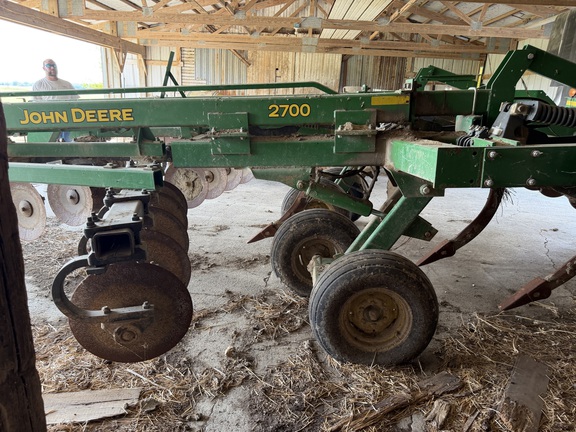 2004 John Deere 2700 Disk Ripper