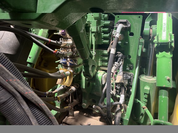 2023 John Deere 8R 370 Tractor