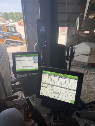 2023 John Deere 8R 370 Tractor