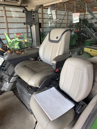 2023 John Deere 8R 370 Tractor