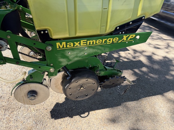 2009 John Deere 1760 Planter