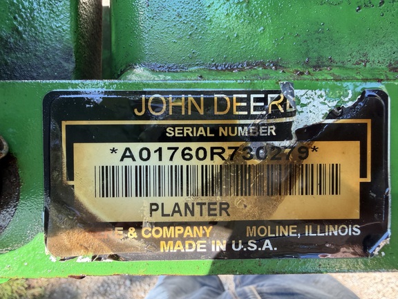 2009 John Deere 1760 Planter