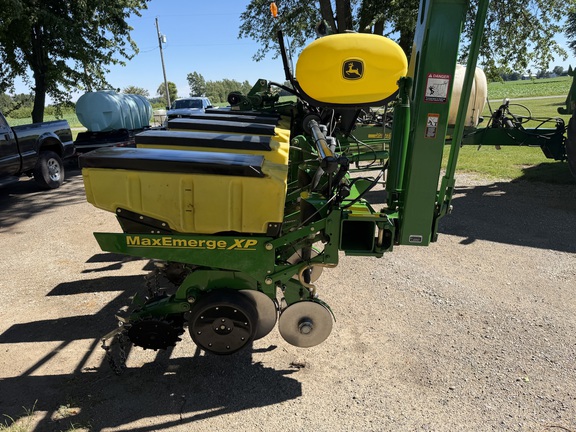 2009 John Deere 1760 Planter