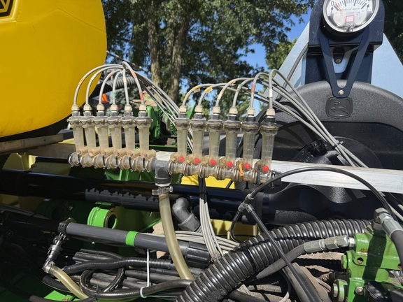 2009 John Deere 1760 Planter