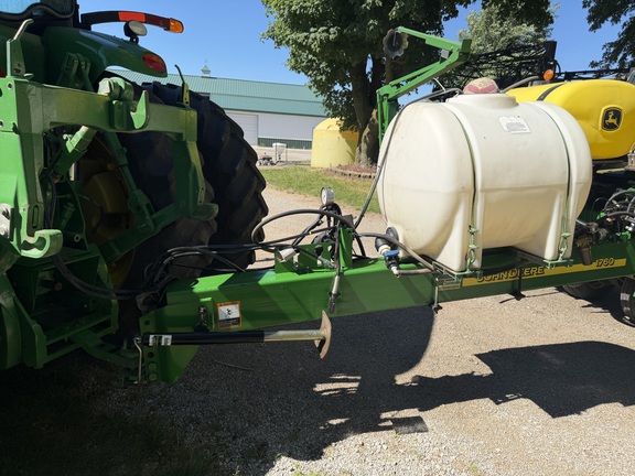 2009 John Deere 1760 Planter