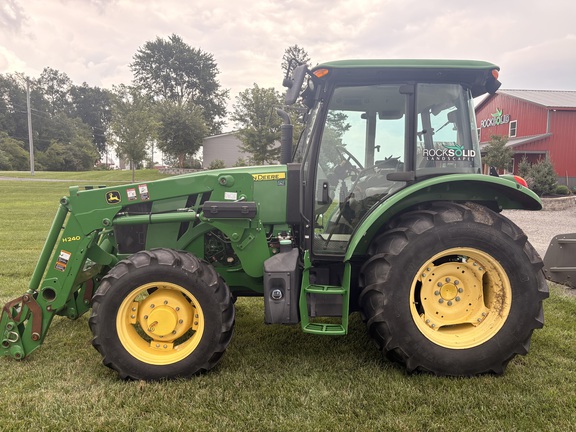 2015 John Deere 5085E Tractor