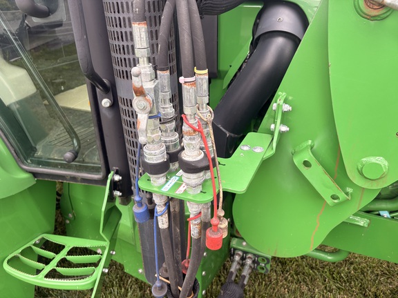 2015 John Deere 5085E Tractor