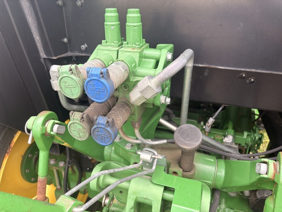 2015 John Deere 5085E Tractor