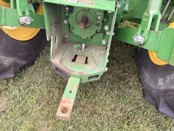2015 John Deere 5085E Tractor