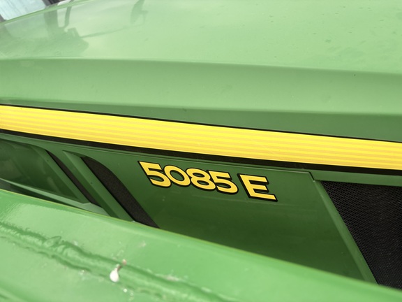 2015 John Deere 5085E Tractor