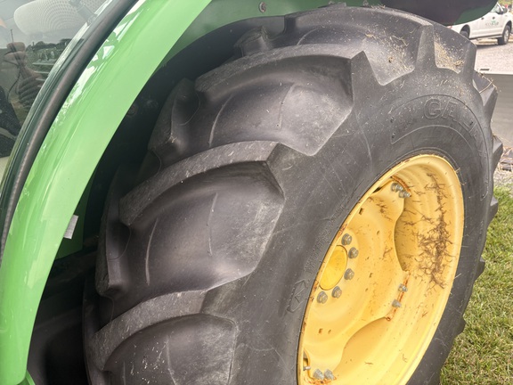 2015 John Deere 5085E Tractor