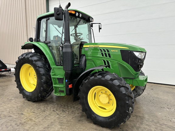 2018 John Deere 6110M Tractor